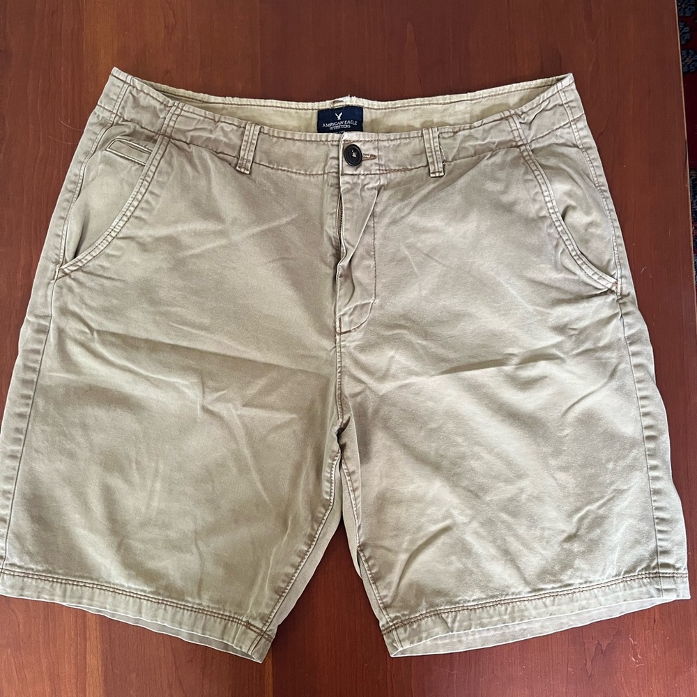 American Eagle Mens Khaki Shorts